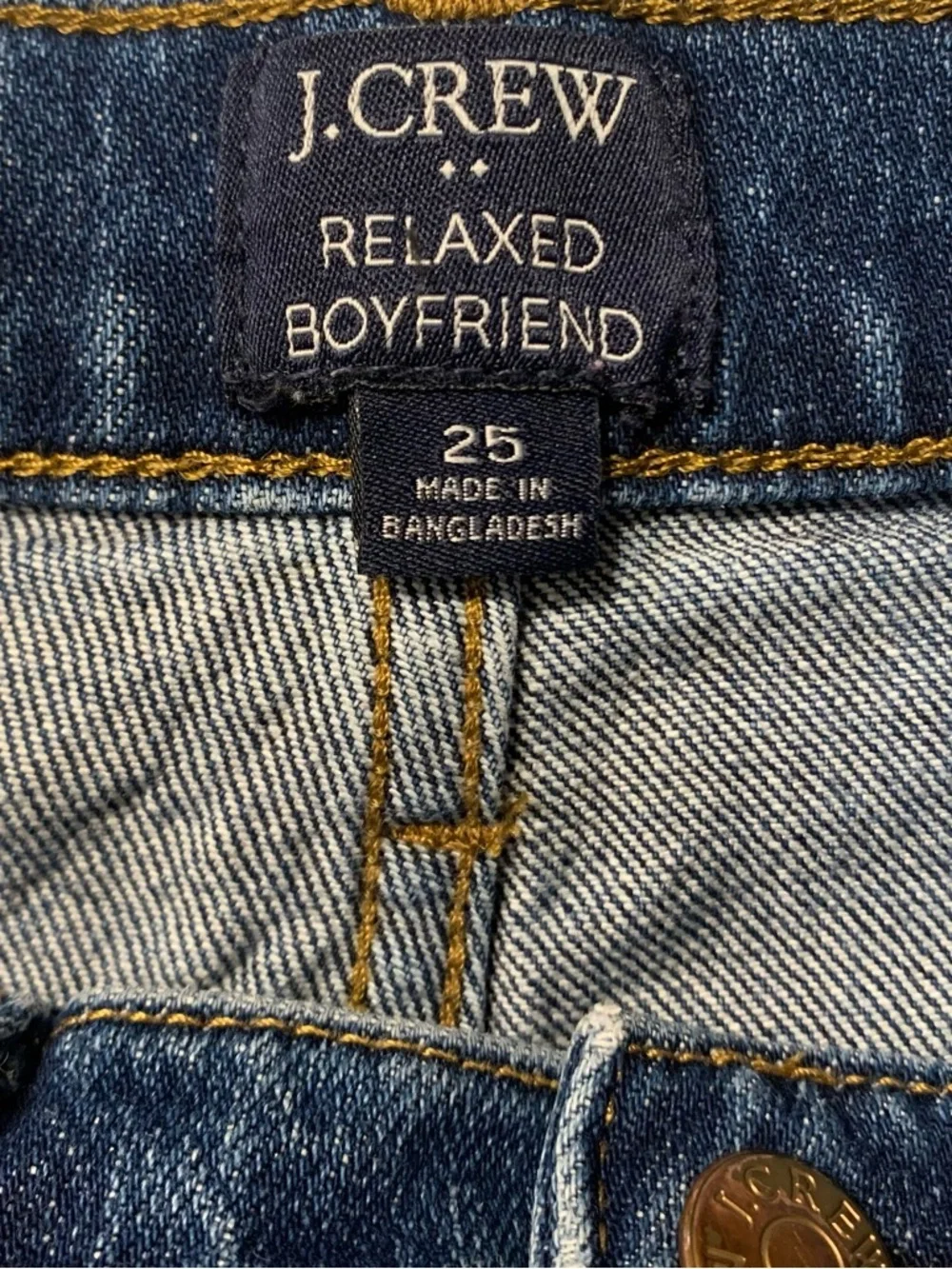 J. Crew Relaxed boyfriend jean in all-day stretch - size 25